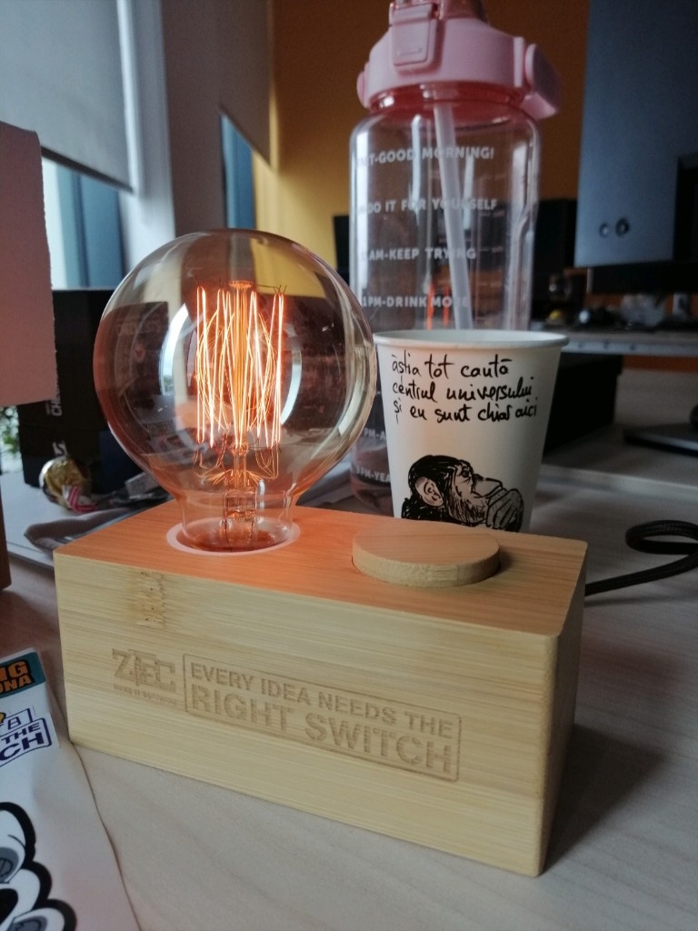 zitec-lamp